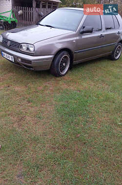 Хэтчбек Volkswagen Golf 1994 в Заречном