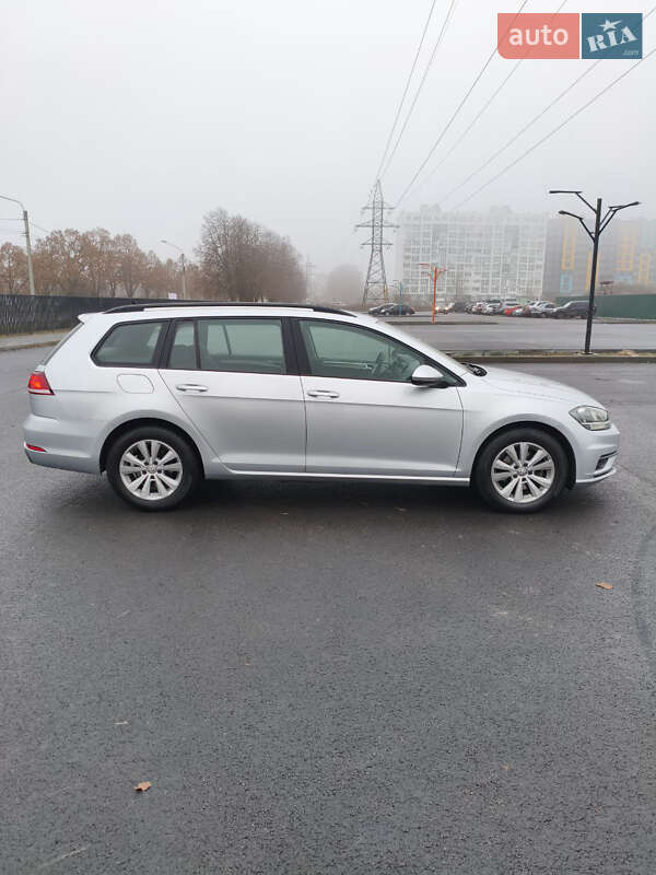 Универсал Volkswagen Golf 2018 в Чернигове