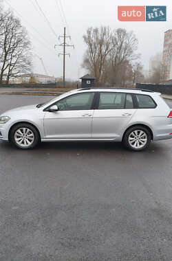 Универсал Volkswagen Golf 2018 в Чернигове