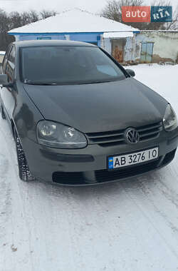 Хэтчбек Volkswagen Golf 2004 в Могилев-Подольске