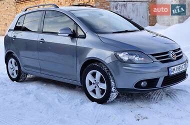 Хэтчбек Volkswagen Golf 2008 в Казатине