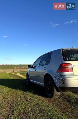 Хэтчбек Volkswagen Golf 2000 в Раздельной