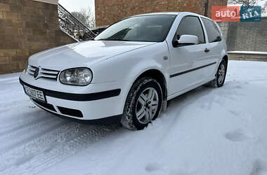 Хэтчбек Volkswagen Golf 2000 в Черновцах