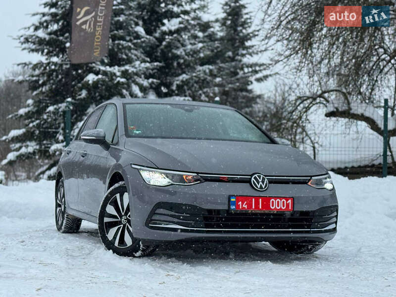 Хэтчбек Volkswagen Golf 2023 в Львове