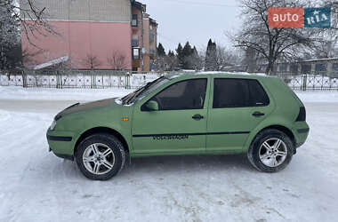 Хетчбек Volkswagen Golf 1998 в Березному