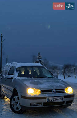 Универсал Volkswagen Golf 1999 в Сваляве