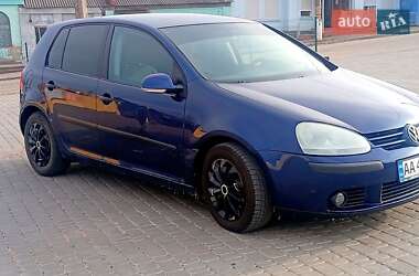 Хэтчбек Volkswagen Golf 2005 в Первомайске