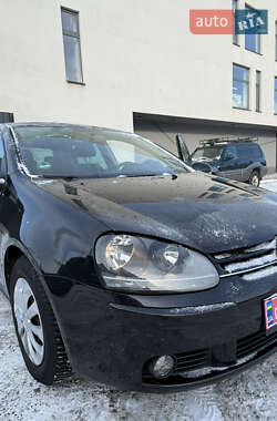 Хэтчбек Volkswagen Golf 2009 в Сумах