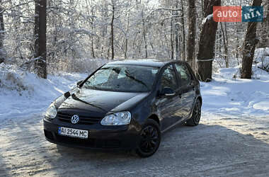 Хэтчбек Volkswagen Golf 2004 в Киеве