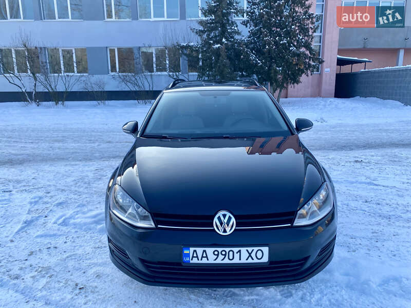 Универсал Volkswagen Golf 2015 в Киеве