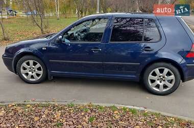 Хэтчбек Volkswagen Golf 2001 в Харькове
