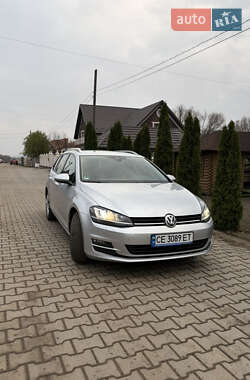 Універсал Volkswagen Golf 2016 в Чернівцях
