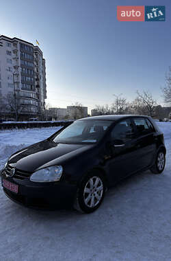 Хэтчбек Volkswagen Golf 2005 в Славуте