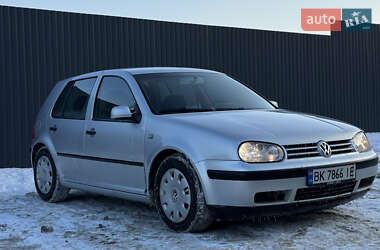 Хетчбек Volkswagen Golf 2002 в Києві