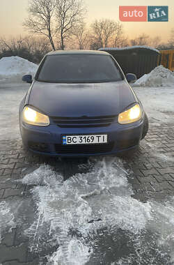 Хетчбек Volkswagen Golf 2005 в Стрию