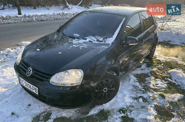 Хетчбек Volkswagen Golf 2004 в Ужгороді