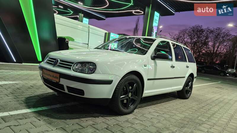 Volkswagen Golf 2003