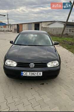 Хэтчбек Volkswagen Golf 2003 в Черновцах