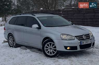 Універсал Volkswagen Golf 2009 в Рівному