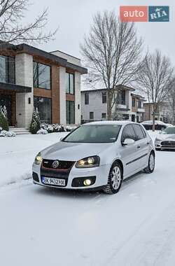 Хэтчбек Volkswagen Golf 2006 в Дубровице