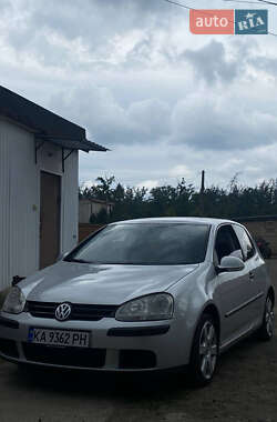 Хэтчбек Volkswagen Golf 2005 в Киеве