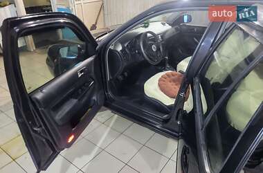 Хэтчбек Volkswagen Golf 2000 в Хороле