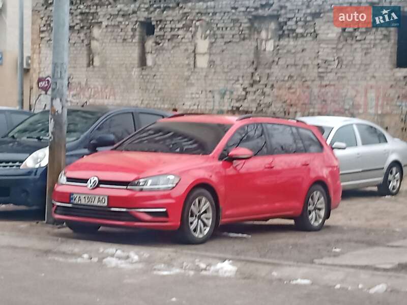 Універсал Volkswagen Golf 2017 в Києві