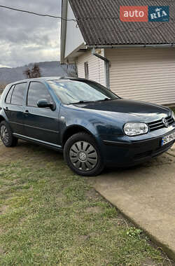 Хэтчбек Volkswagen Golf 2001 в Стрые