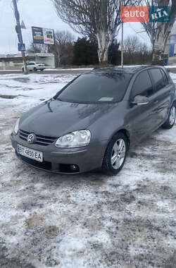 Хэтчбек Volkswagen Golf 2006 в Николаеве