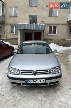 Хэтчбек Volkswagen Golf 2002 в Тернополе