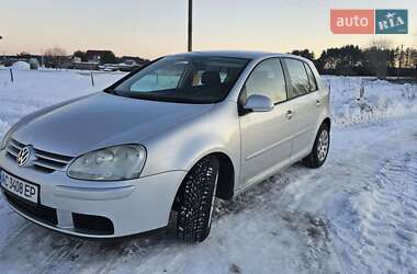 Хэтчбек Volkswagen Golf 2005 в Шацке