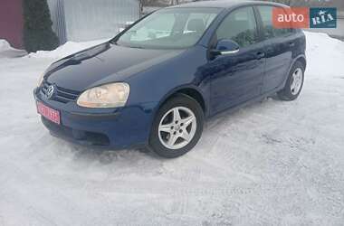 Хэтчбек Volkswagen Golf 2005 в Нововолынске