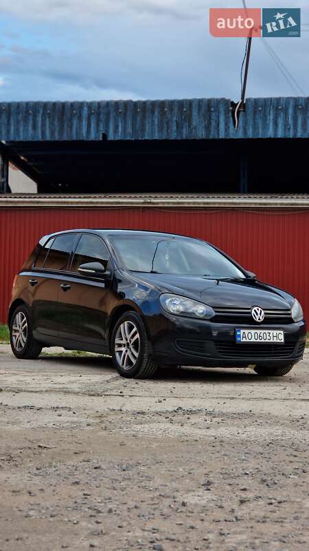Хэтчбек Volkswagen Golf 2012 в Мукачево