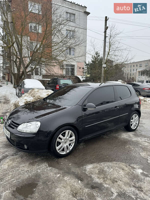 Volkswagen Golf 2004