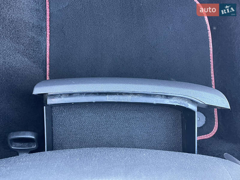 Хэтчбек Volkswagen Golf 2009 в Житомире