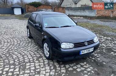 Хетчбек Volkswagen Golf 2000 в Мукачевому