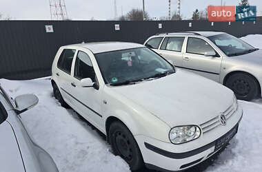 Хетчбек Volkswagen Golf 2001 в Луцьку