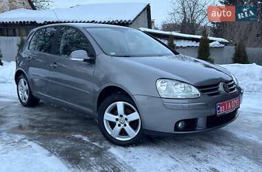 Хетчбек Volkswagen Golf 2008 в Нововолинську