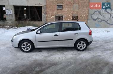 Хэтчбек Volkswagen Golf 2006 в Черновцах