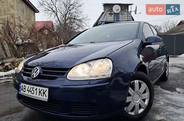 Хэтчбек Volkswagen Golf 2005 в Могилев-Подольске