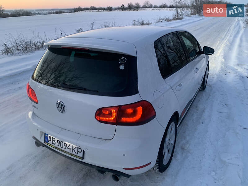 Хэтчбек Volkswagen Golf 2011 в Тульчине