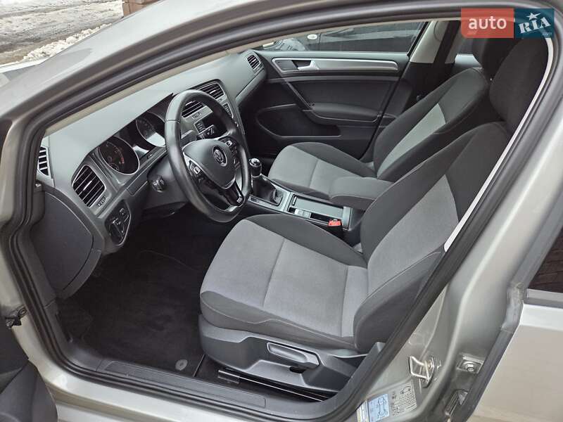 Универсал Volkswagen Golf 2015 в Луцке