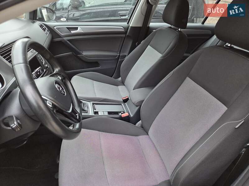 Универсал Volkswagen Golf 2015 в Луцке