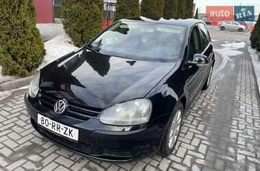 Хэтчбек Volkswagen Golf 2003 в Городке