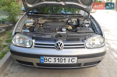 Універсал Volkswagen Golf 2002 в Городку