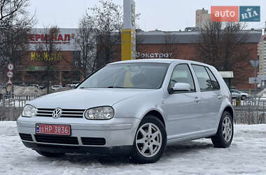 Хэтчбек Volkswagen Golf 2001 в Киеве