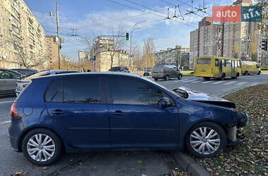 Хетчбек Volkswagen Golf 2006 в Києві