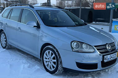 Универсал Volkswagen Golf 2009 в Староконстантинове