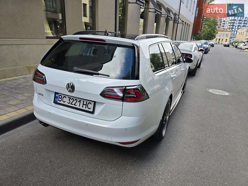 Универсал Volkswagen Golf 2015 в Львове