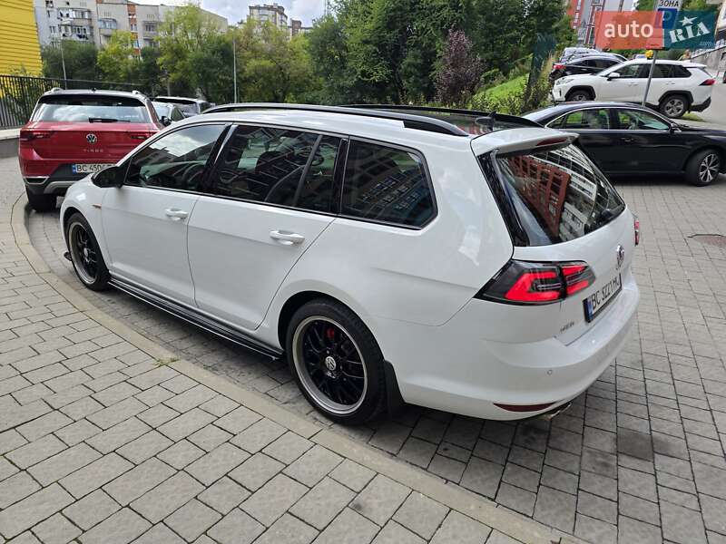 Универсал Volkswagen Golf 2015 в Львове